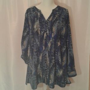 Catherines Woman Split Neck Adjustable Sleeves